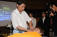 北川先生の「美容鍼灸」実技公開   