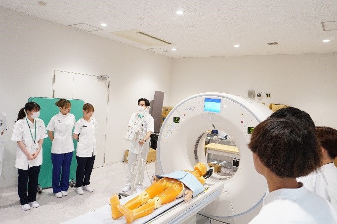 診療放射線（CT装置の操作を体験）